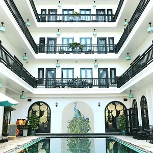 Delicacy & Hotel